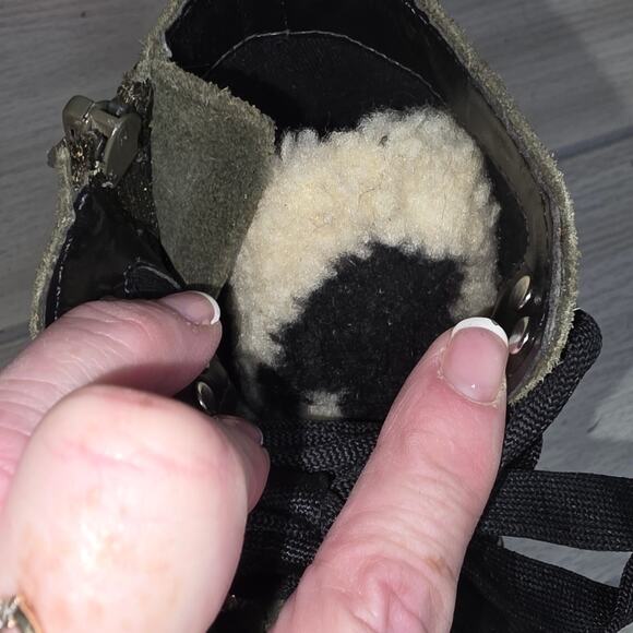 Steve Madden Rainier Green Suede Boots Leather Chunky Combat Studded Camo Fall - Picture 10 of 10